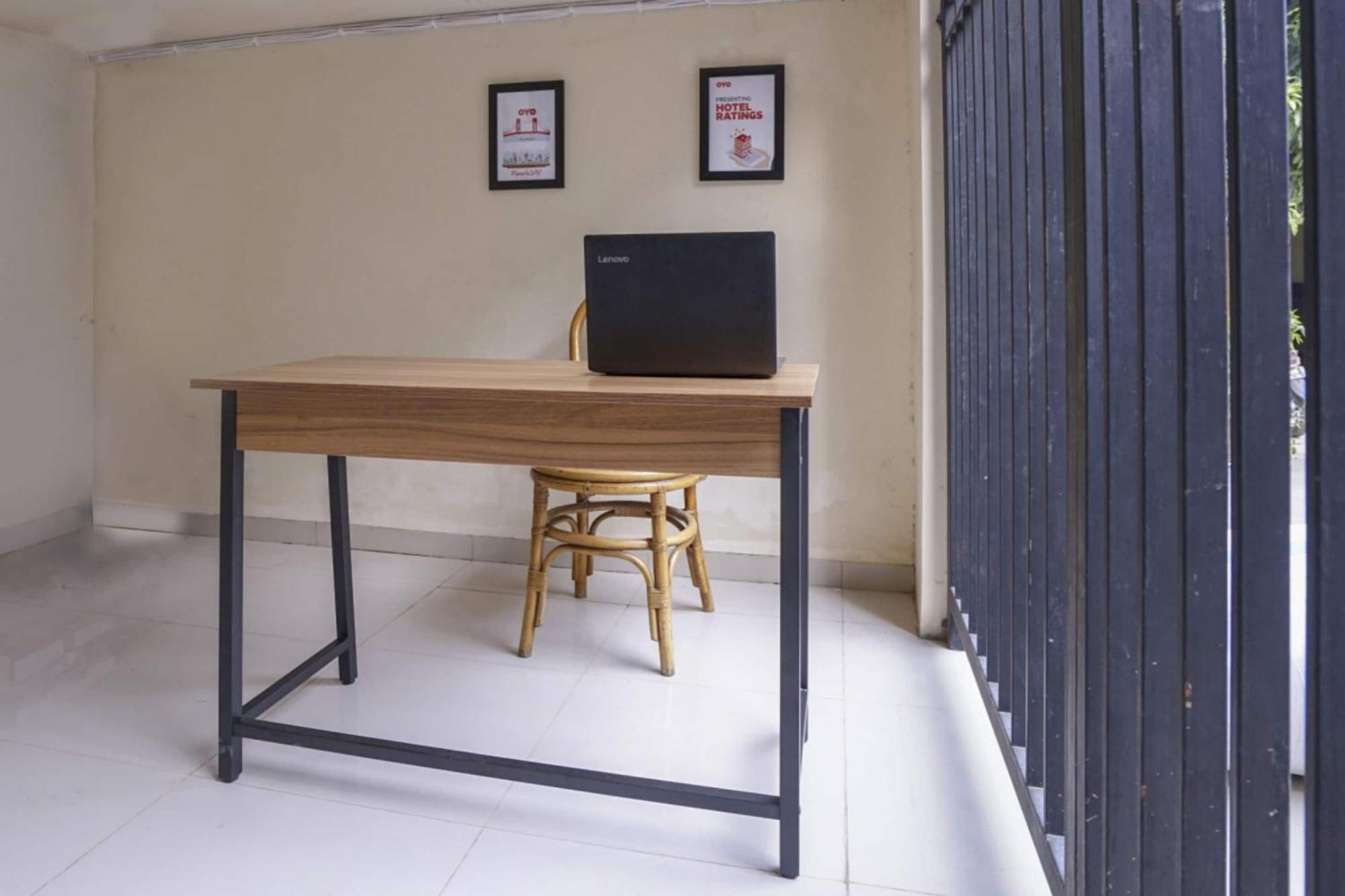 Oyo Life Afny Kost 1 Hotel Palembang Exterior photo